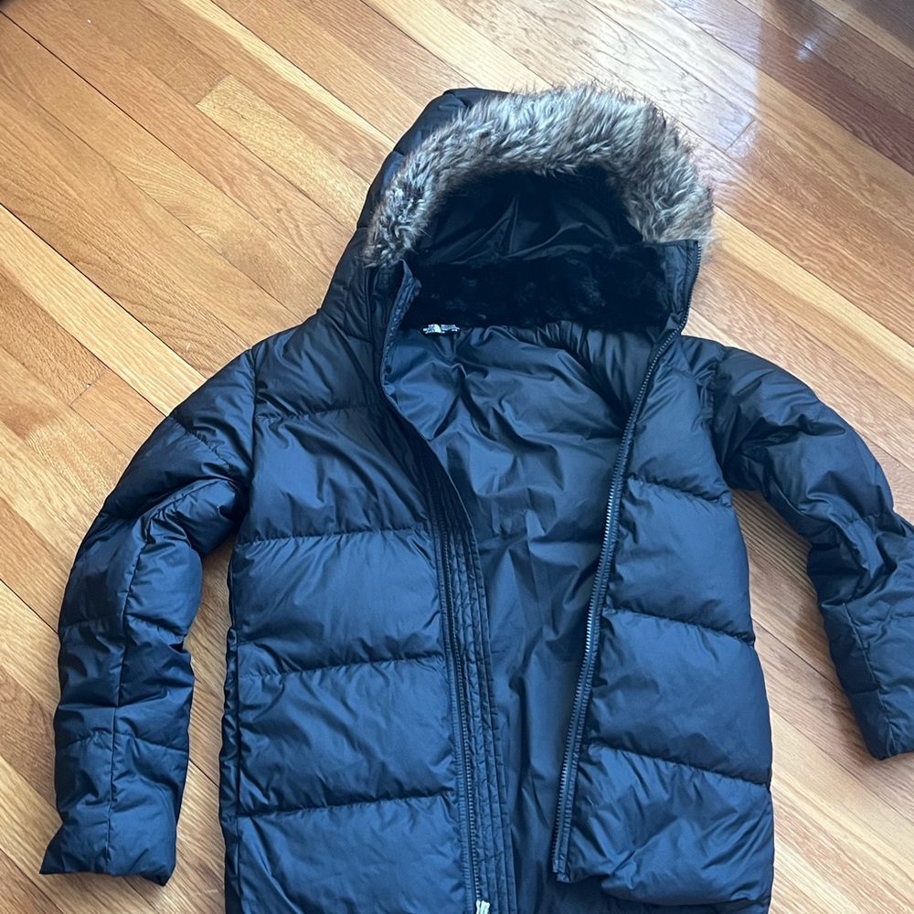 Girls  parka winter north face coat with fur brimmed hood- size Large.